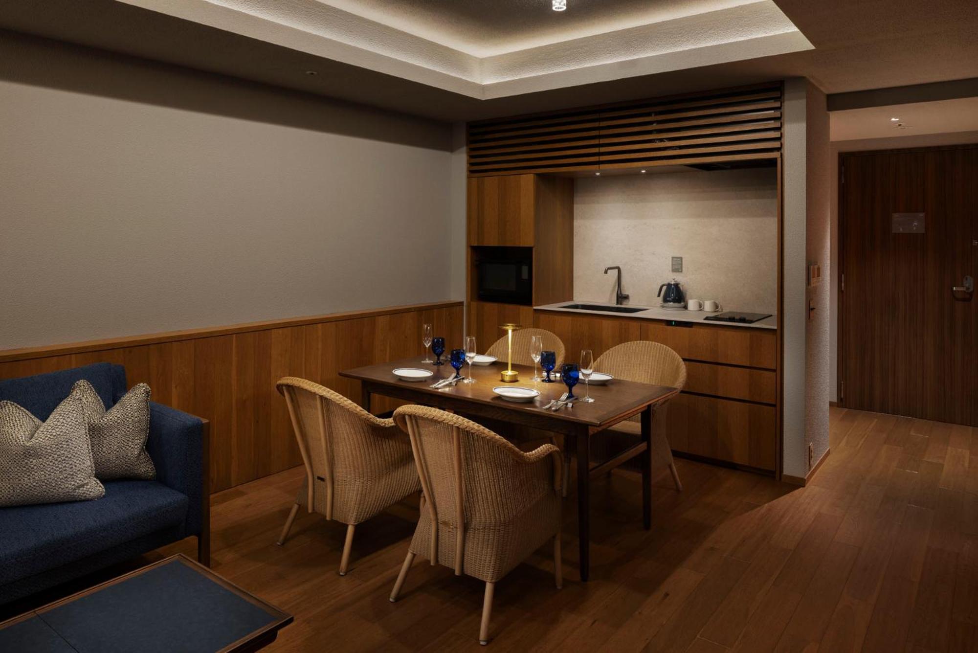 Southwest Grand Hotel Наха Екстериор снимка